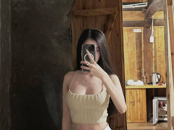 Ảnh 11 của Hà Quỳnh Trang cô bé quàng khăn có cặp vú siêu phẩm lộ clip sex với bạn trai (Full Clip + Pic)